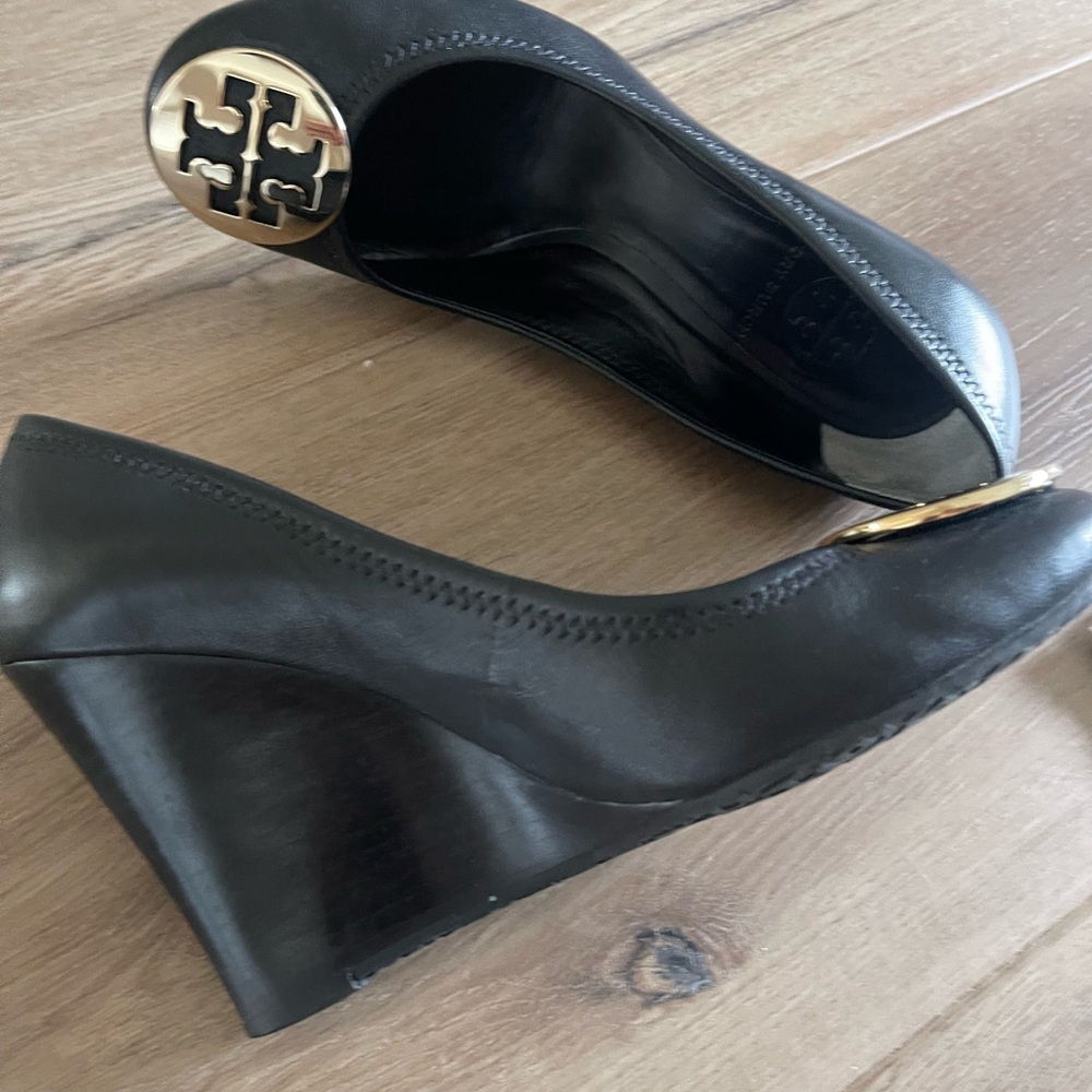 Black Wedge Pumps with Gold Medallion - Picture 4 of 4